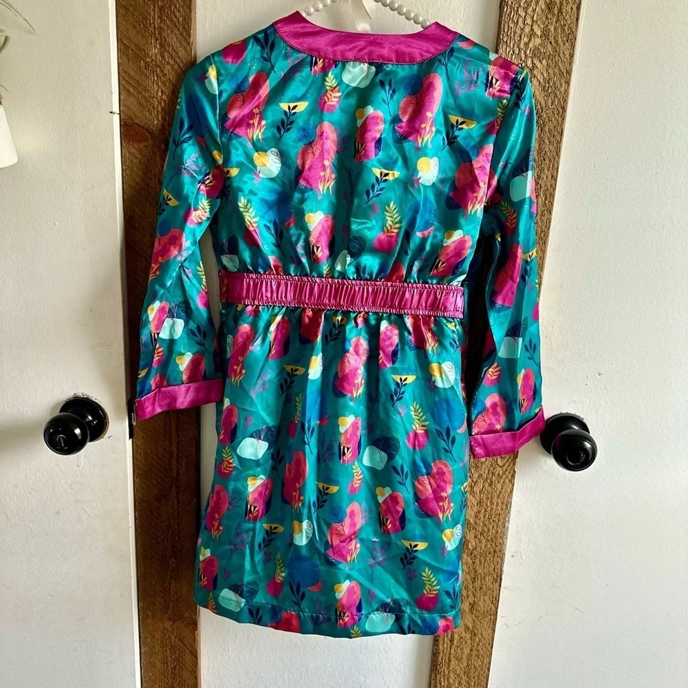 Rare Disney Frozen Girl’s Silky Robe Size 7/8 ADORABLE Seriously the cutest robe