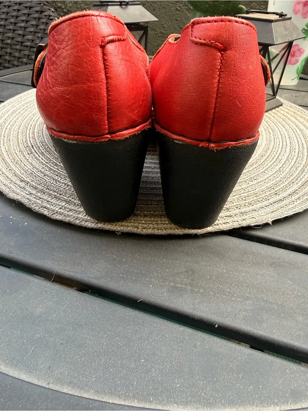 Zeeta bold red