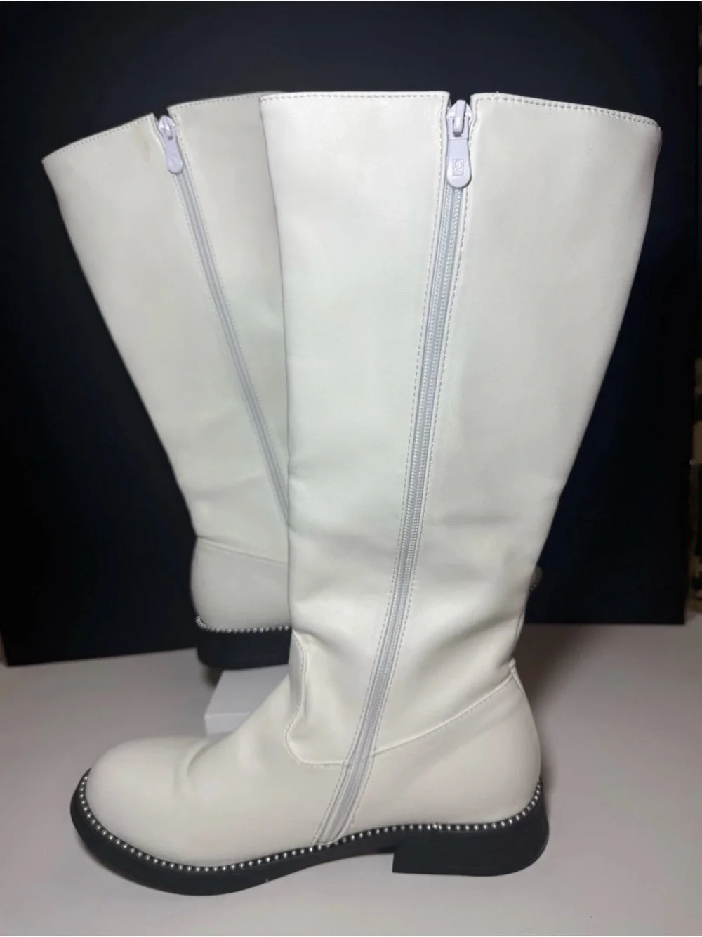 N/A stylish white