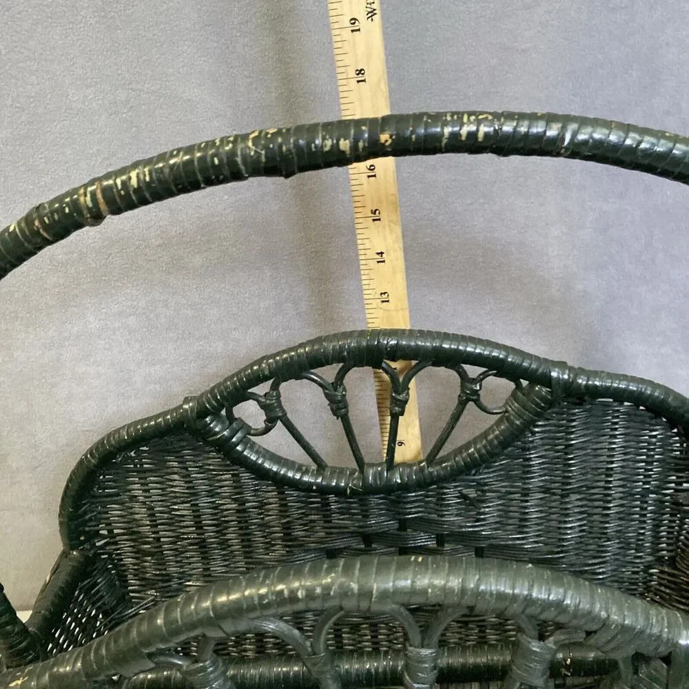 Unbranded vtg wicker