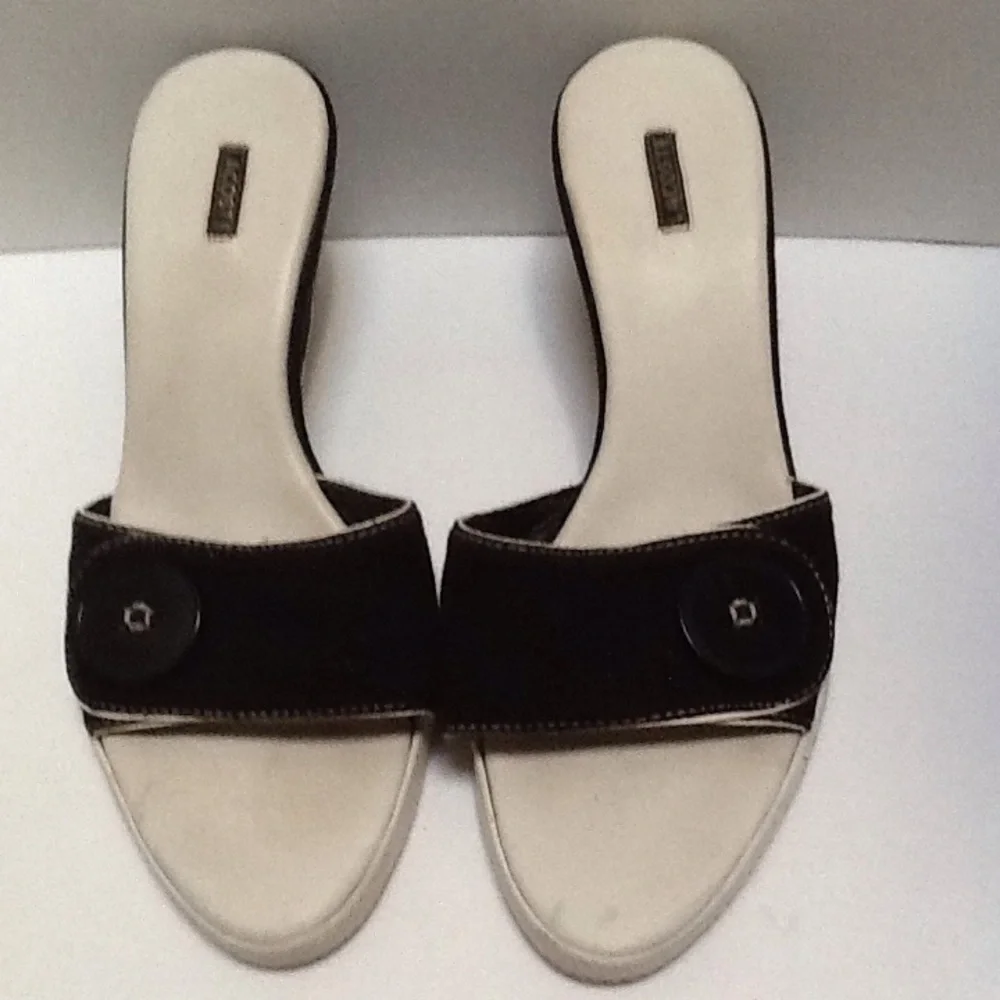 Vintage Lacoste Aimee Black/White Button Wedge‎ Sandals Old Money Quiet Luxury