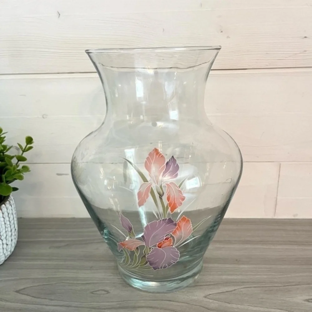N/A glass vase