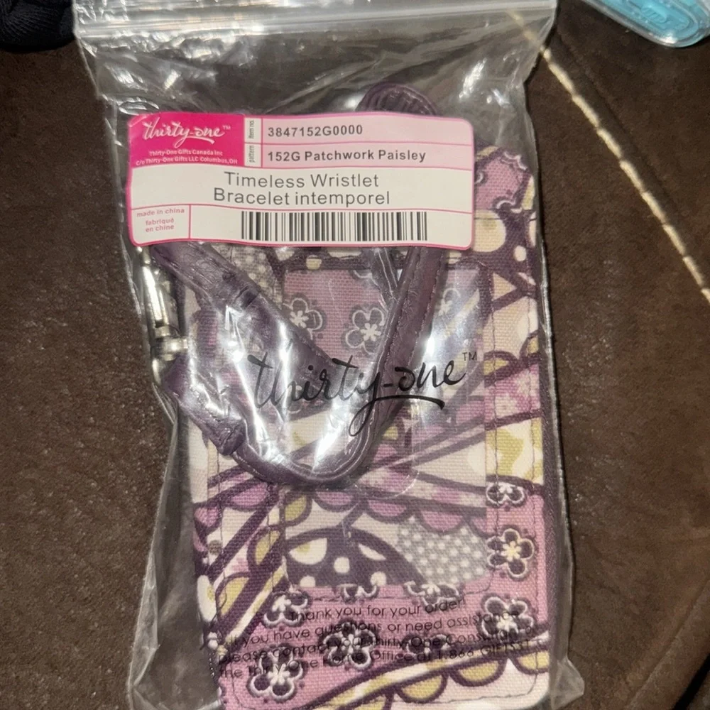Thirty One Timeless‎ Wristlet - patchwork paisley