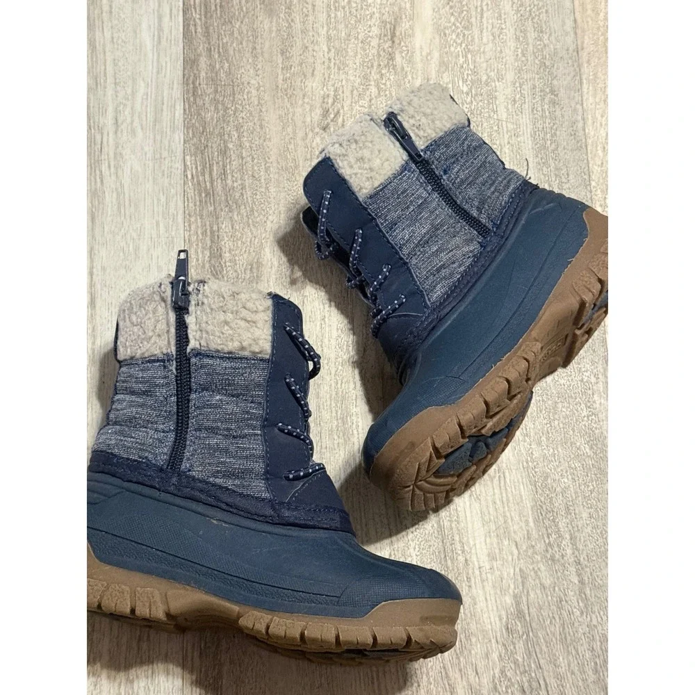 OshKosh B'gosh‎ Toddler Boys Blue Gray Snow Boots Size 8 Waterproof Winter Shoes