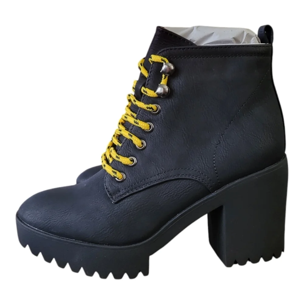 Seven black flatiron platform boot Womens Size 8 New‎