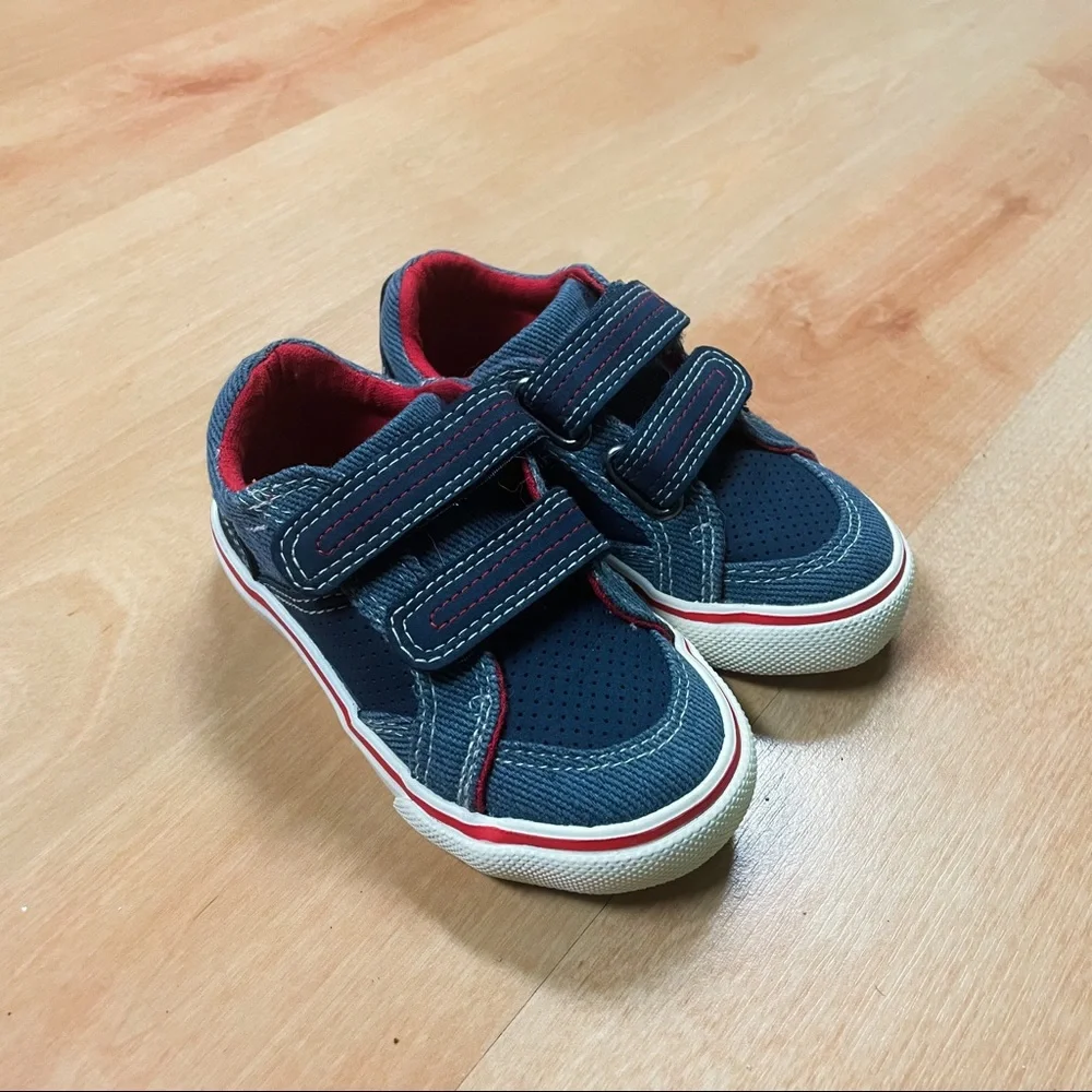 Roebuck & Co. kids blue