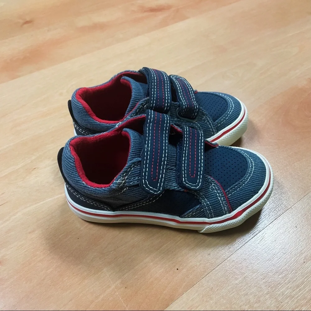 Roebuck & Co. kids blue