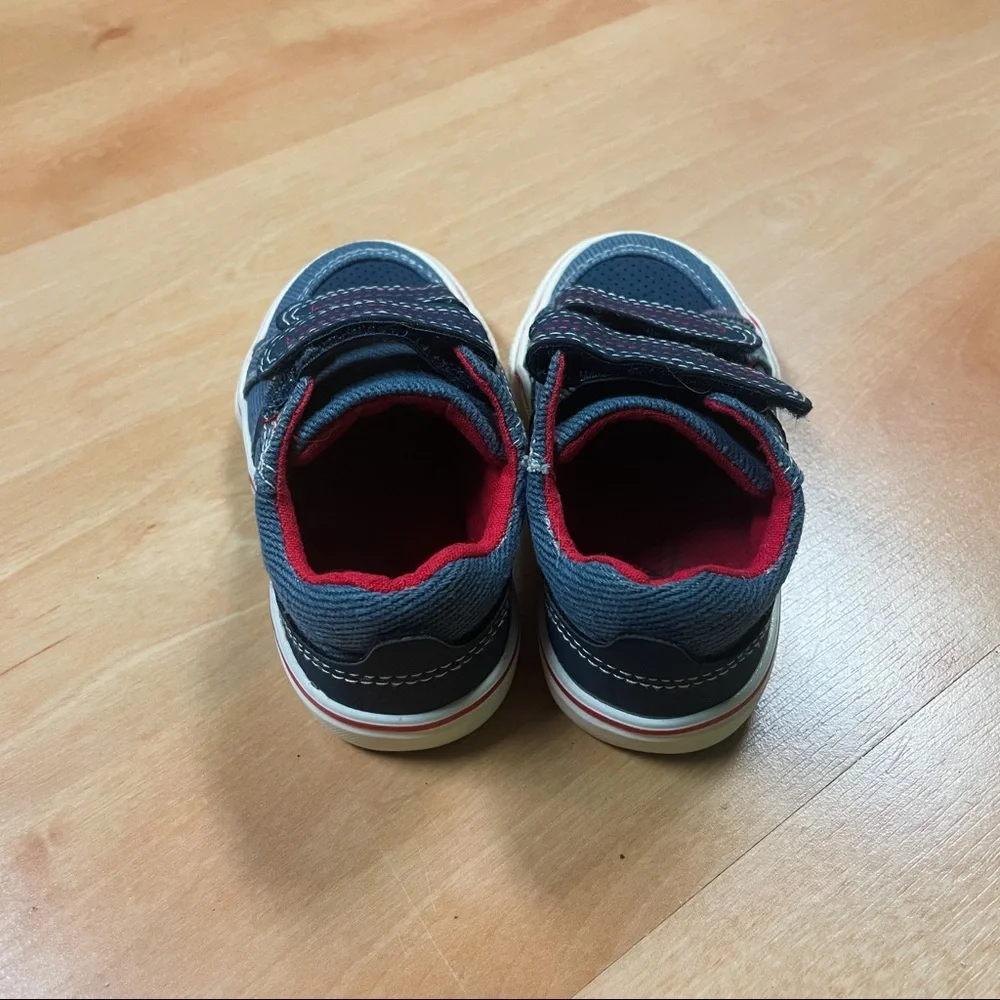 Roebuck & Co. kids blue