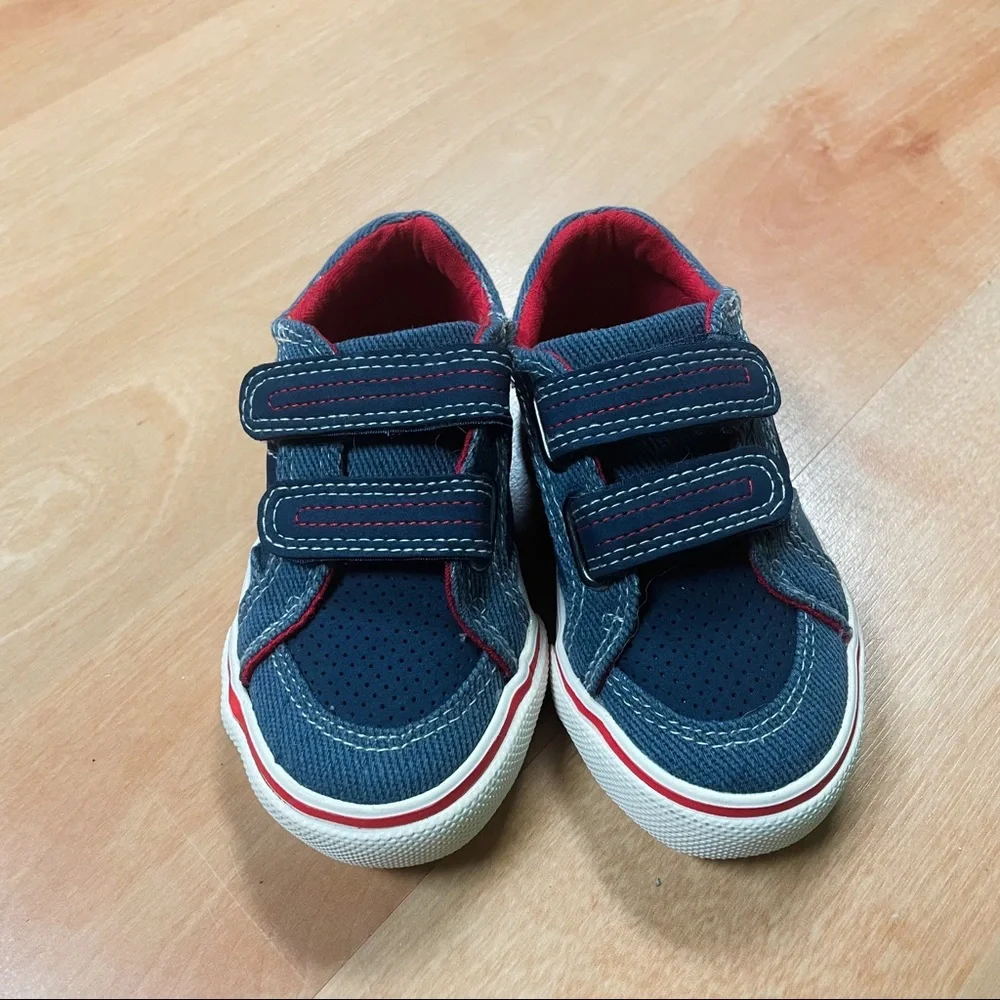Roebuck & Co. kids blue