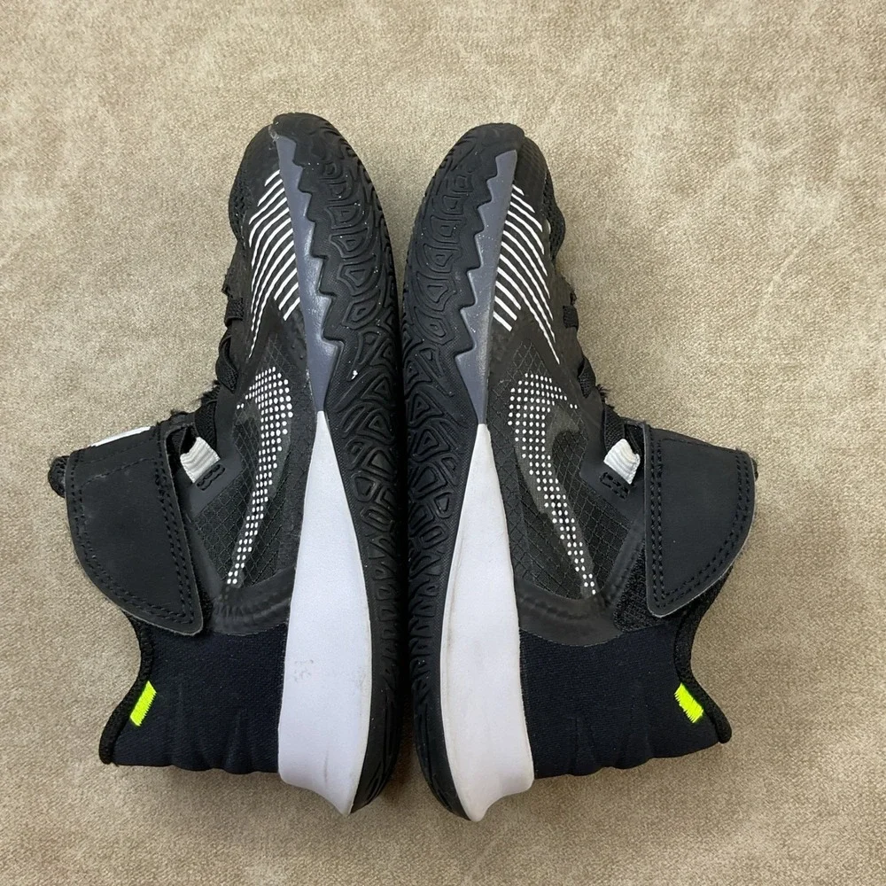 Nike x Kyrie pre owned