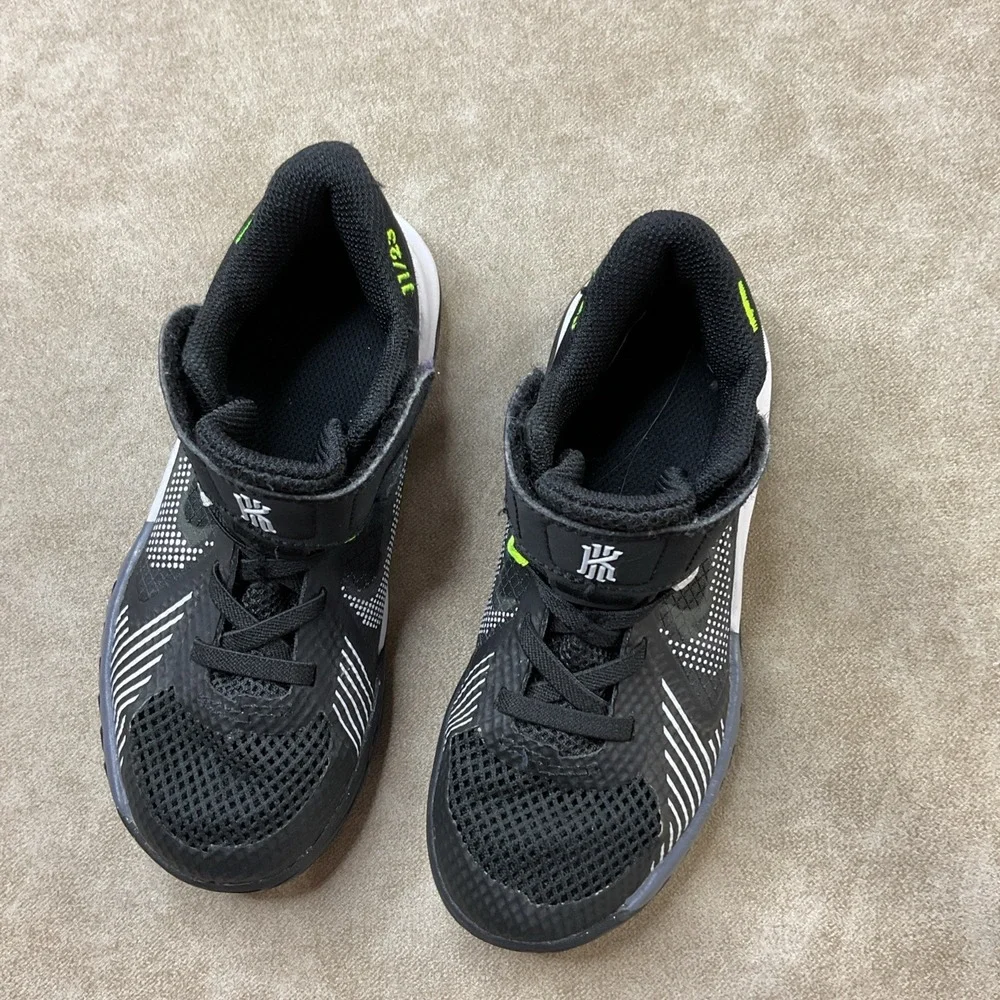 Nike x Kyrie pre owned