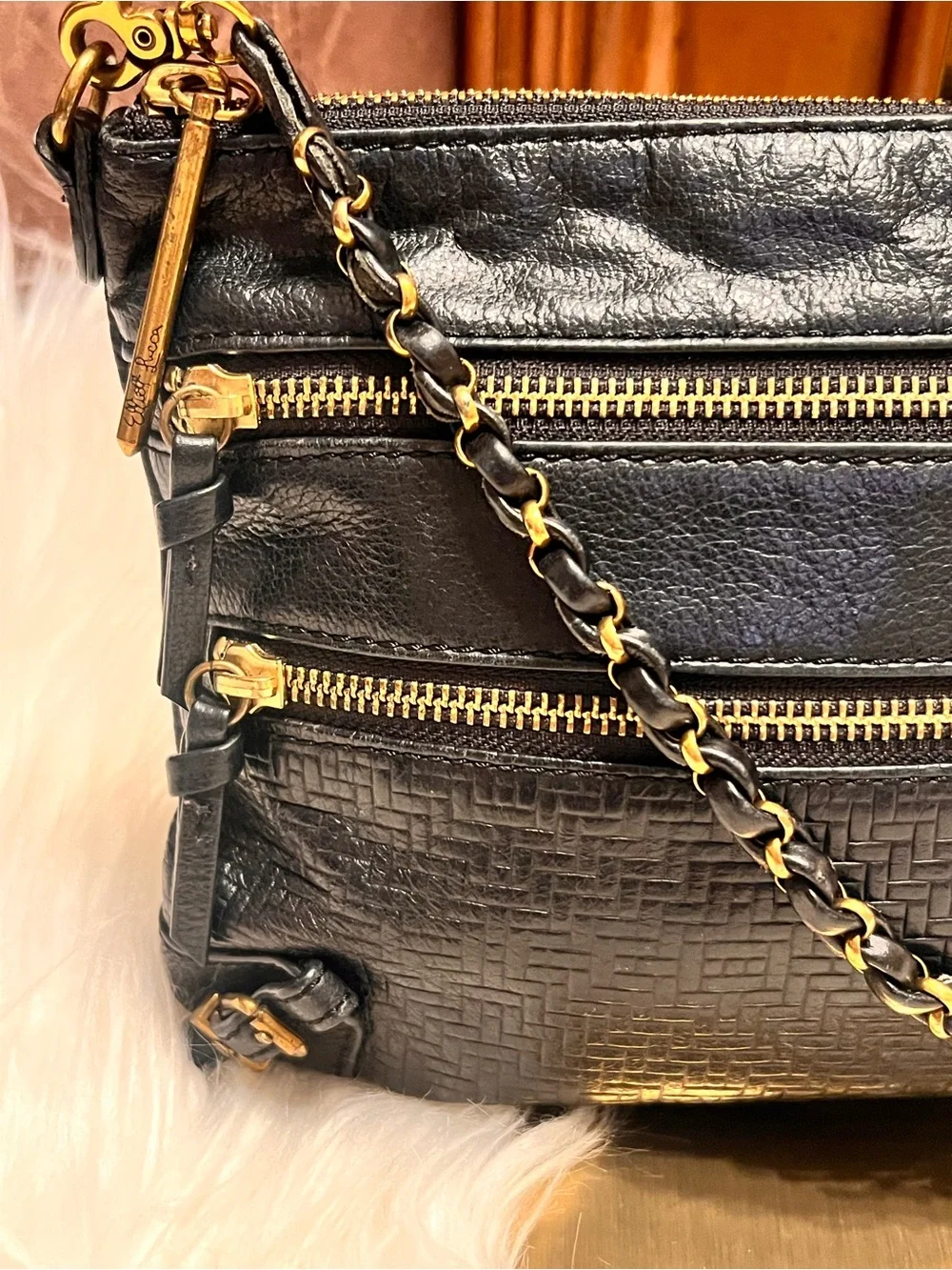 Elliott Lucca compact black