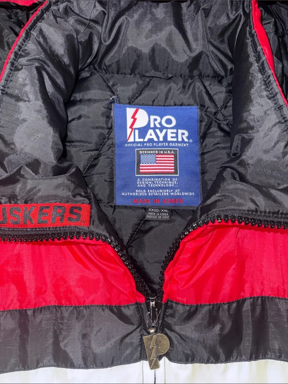Vintage 90s Nebraska Cornhuskers XXL Puffer Jacket Pro Player Red. Looks new.