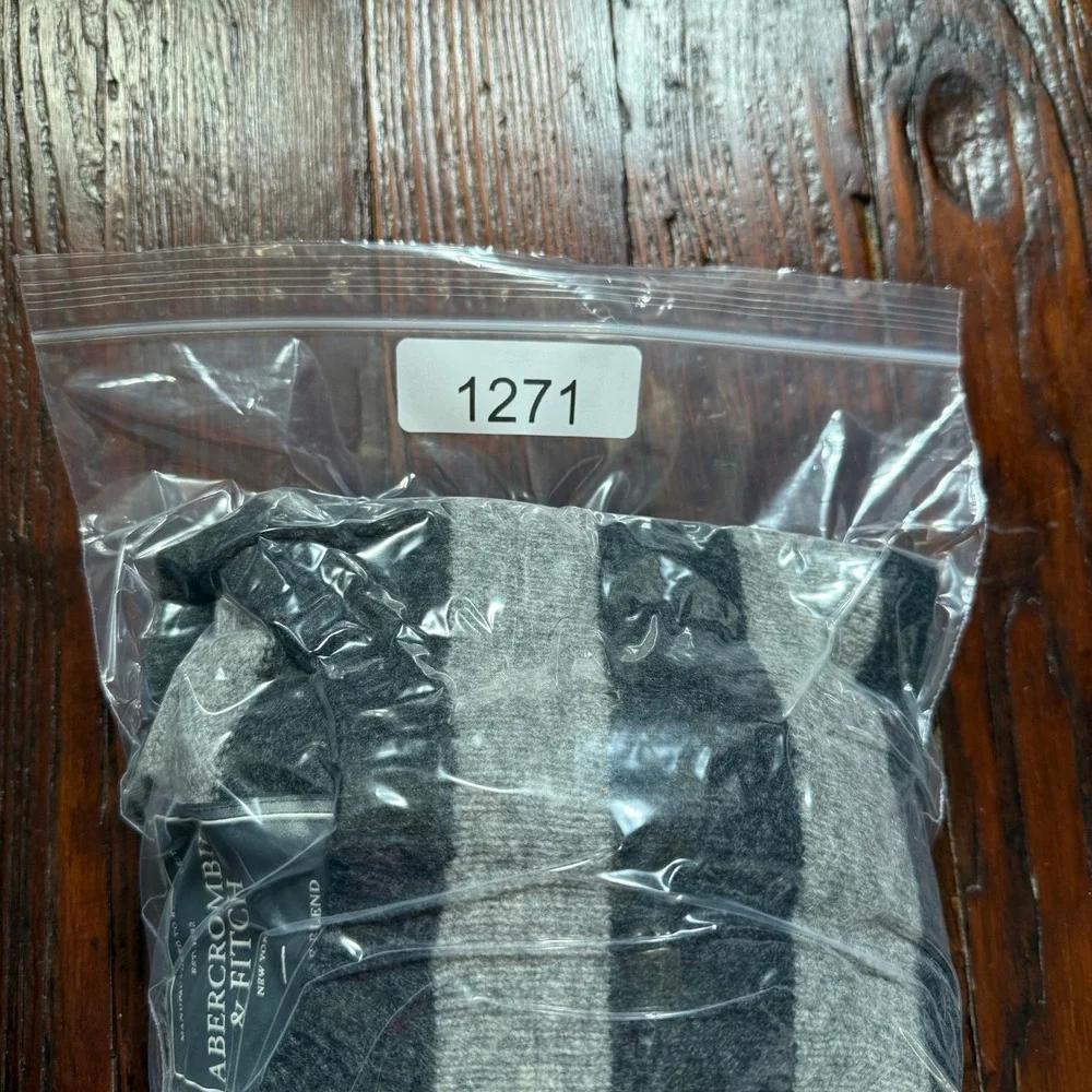 Abercrombie & Fitch item good