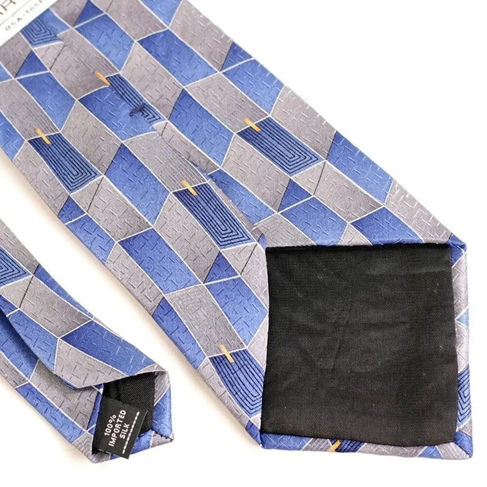 Arrow jacquard print