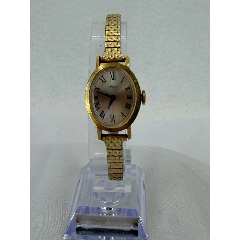 Vintage Timex Womens Oval Gold Tone Watch Roman Numeral Dial Expansion Band