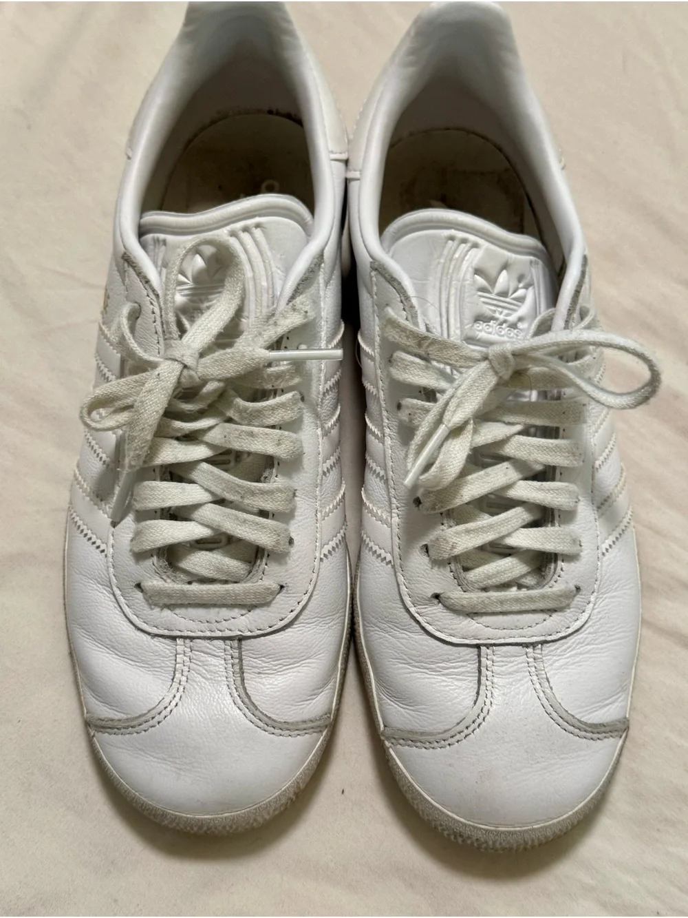 adidas big kids/womens White Leather Classic Sneakers