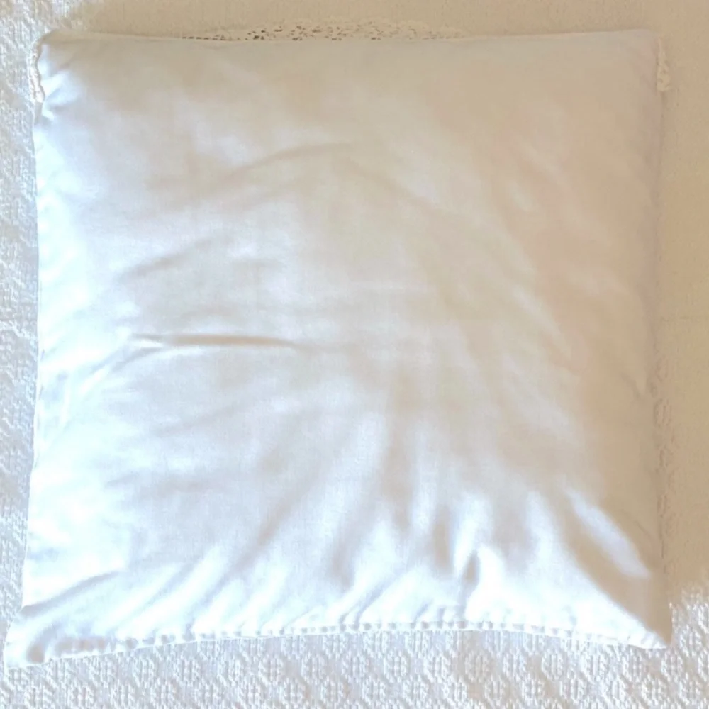 White “Sweet Dreams” Pillow Case and Pillow Filler