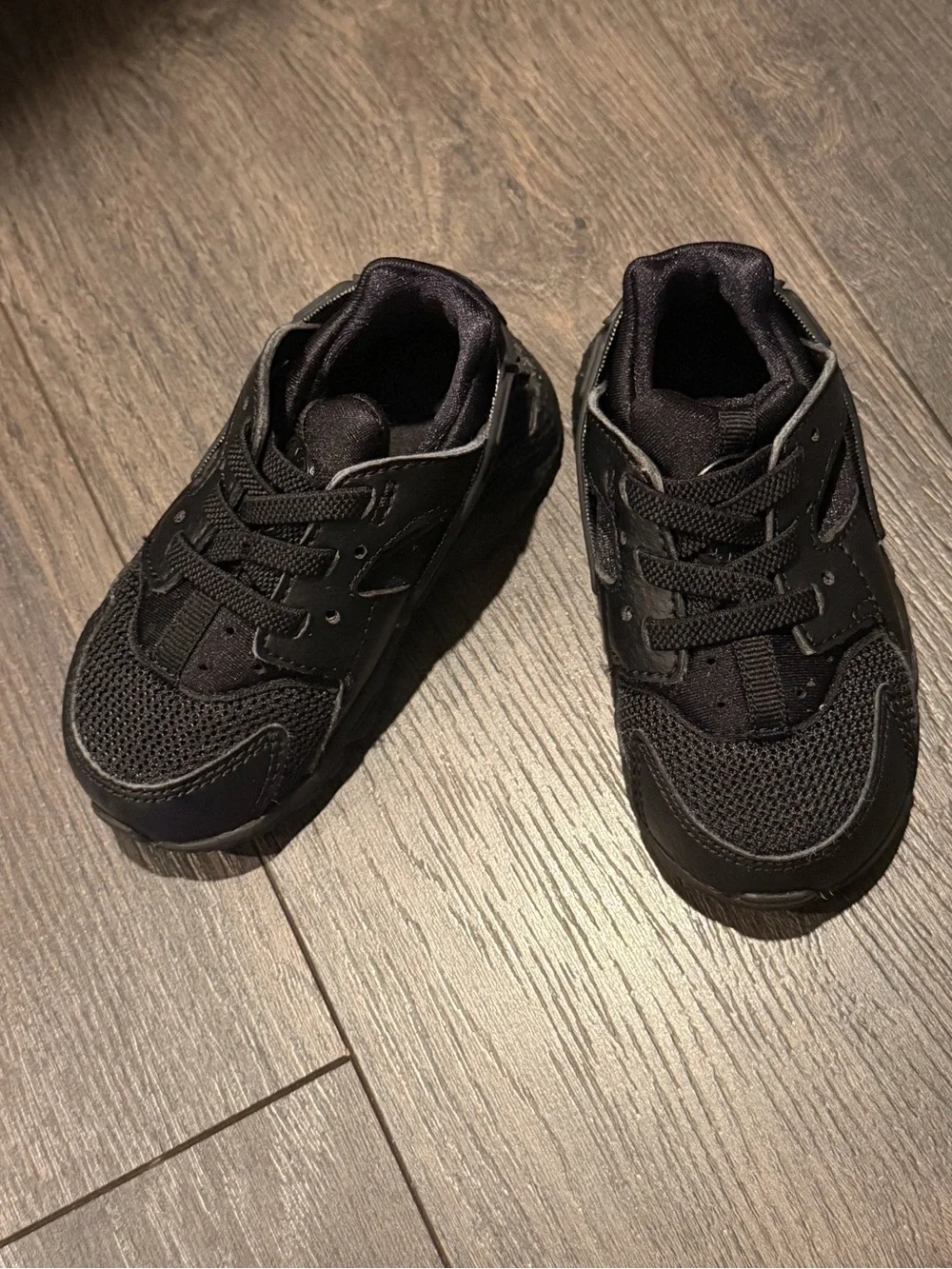 Nike Huarache Kids Black Athletic Sneakers