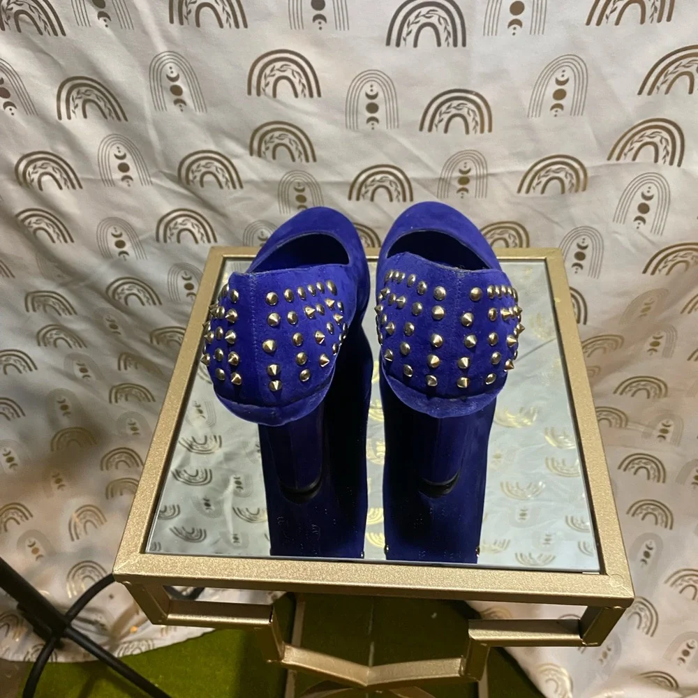 Forever 21 Blue Heels Stylish Design