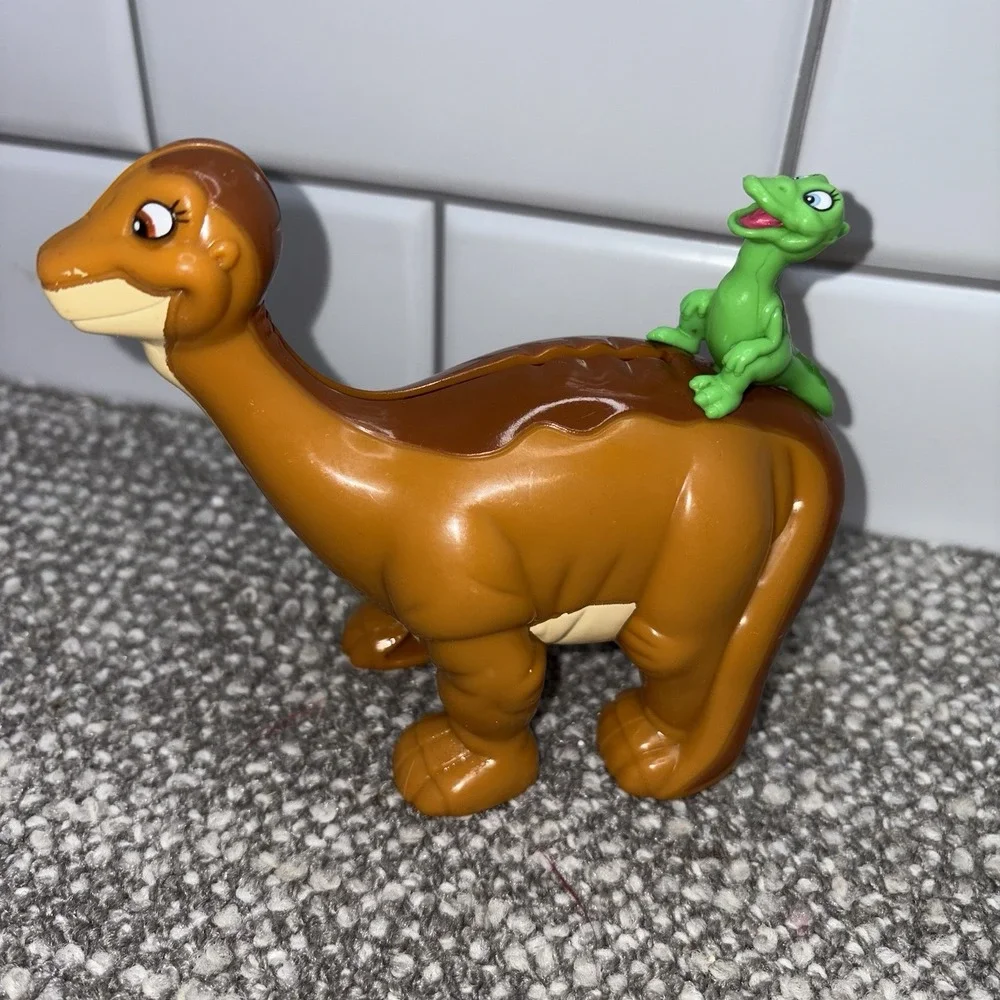 Universal Studios Land Before Time LittleFoot Ducky Piggy Coin‎ Bank Toy VTG