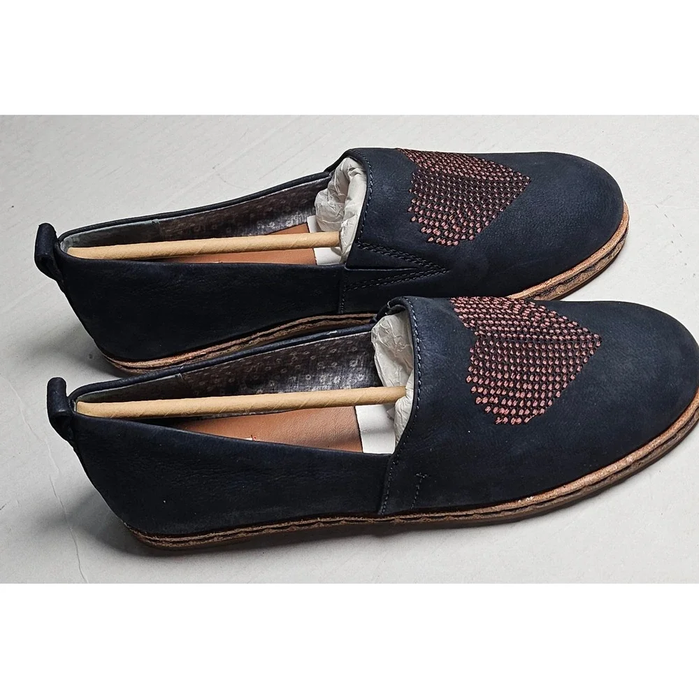 ED by Ellen DeGeneres Nalita Lagoon‎ Nubuck Heart Flats Shoes 6M ED-NALITA