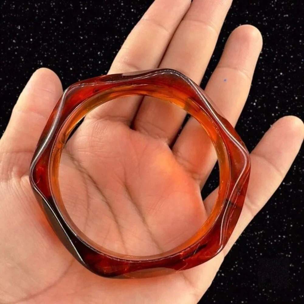 UV‎ Glow Root Beer Swirl Indent Thick Lucite Bracelet 1960s Jewelry Decor 3”Wide