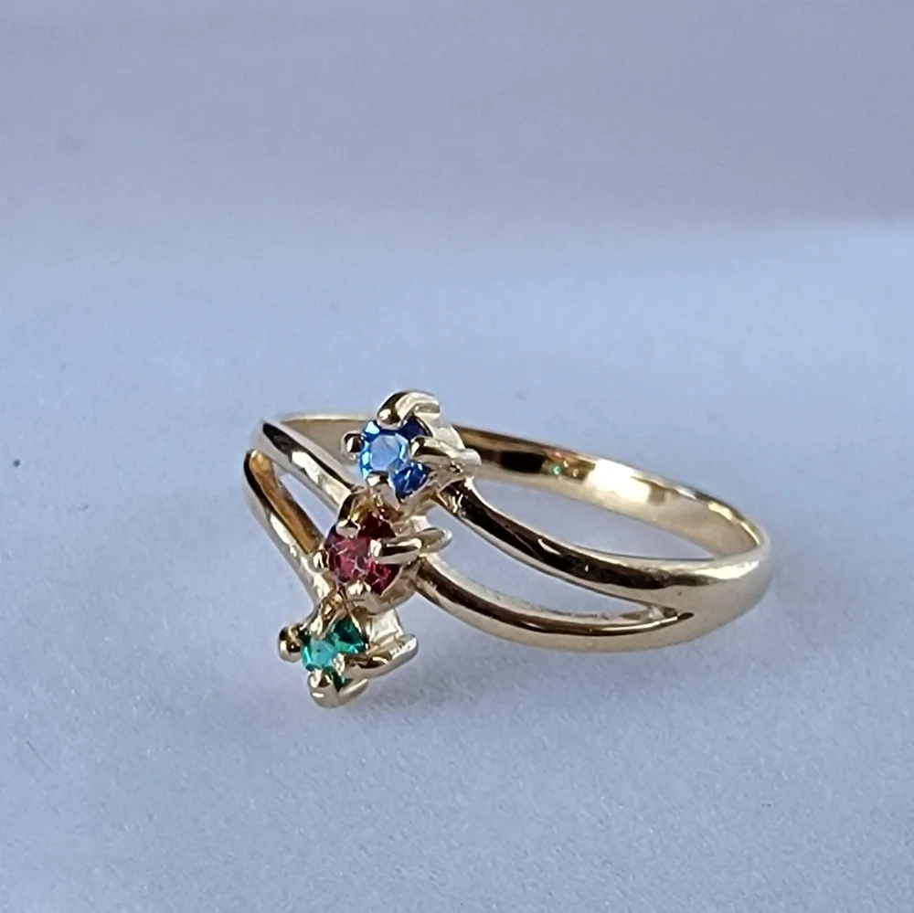 Vintage three gemstone