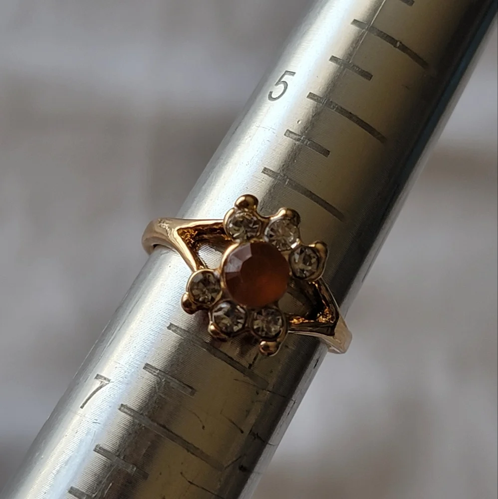 Gold Tone Fashion Ring Rhinestone