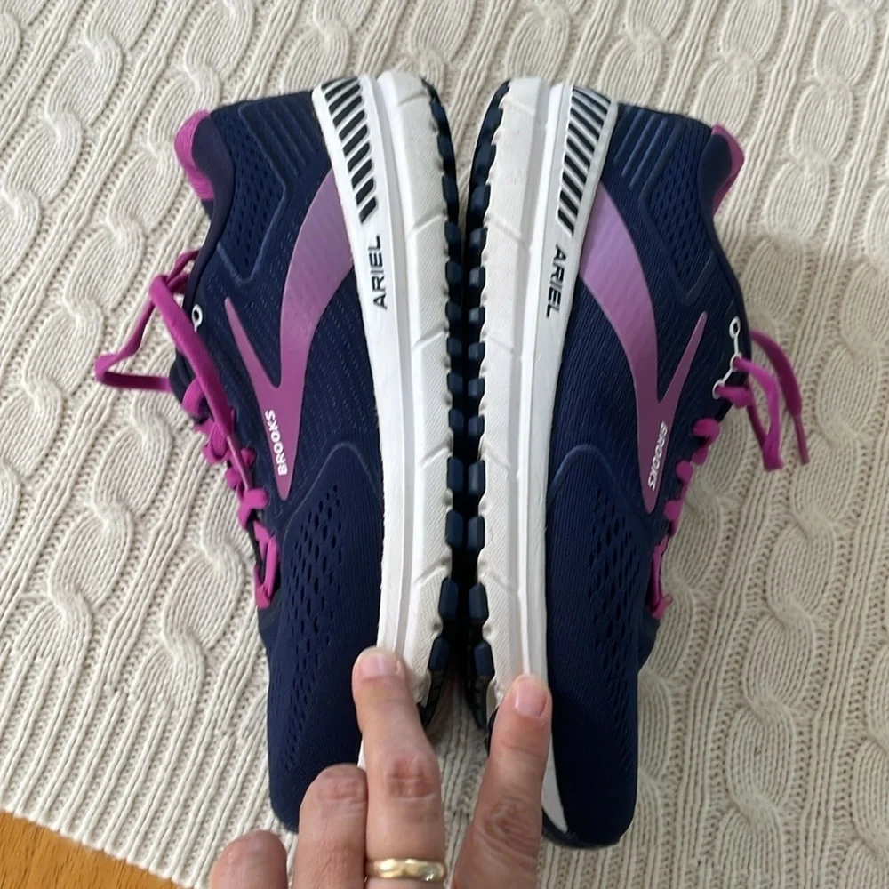 Brooks ariel 20