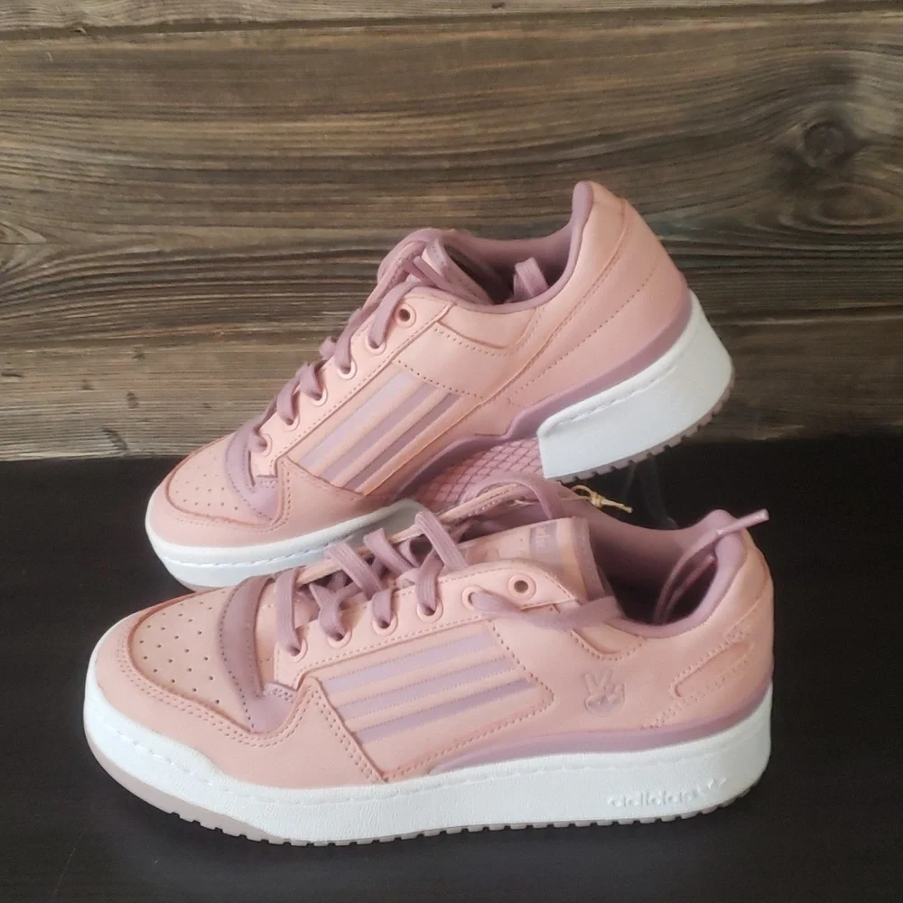 adidas forum bold