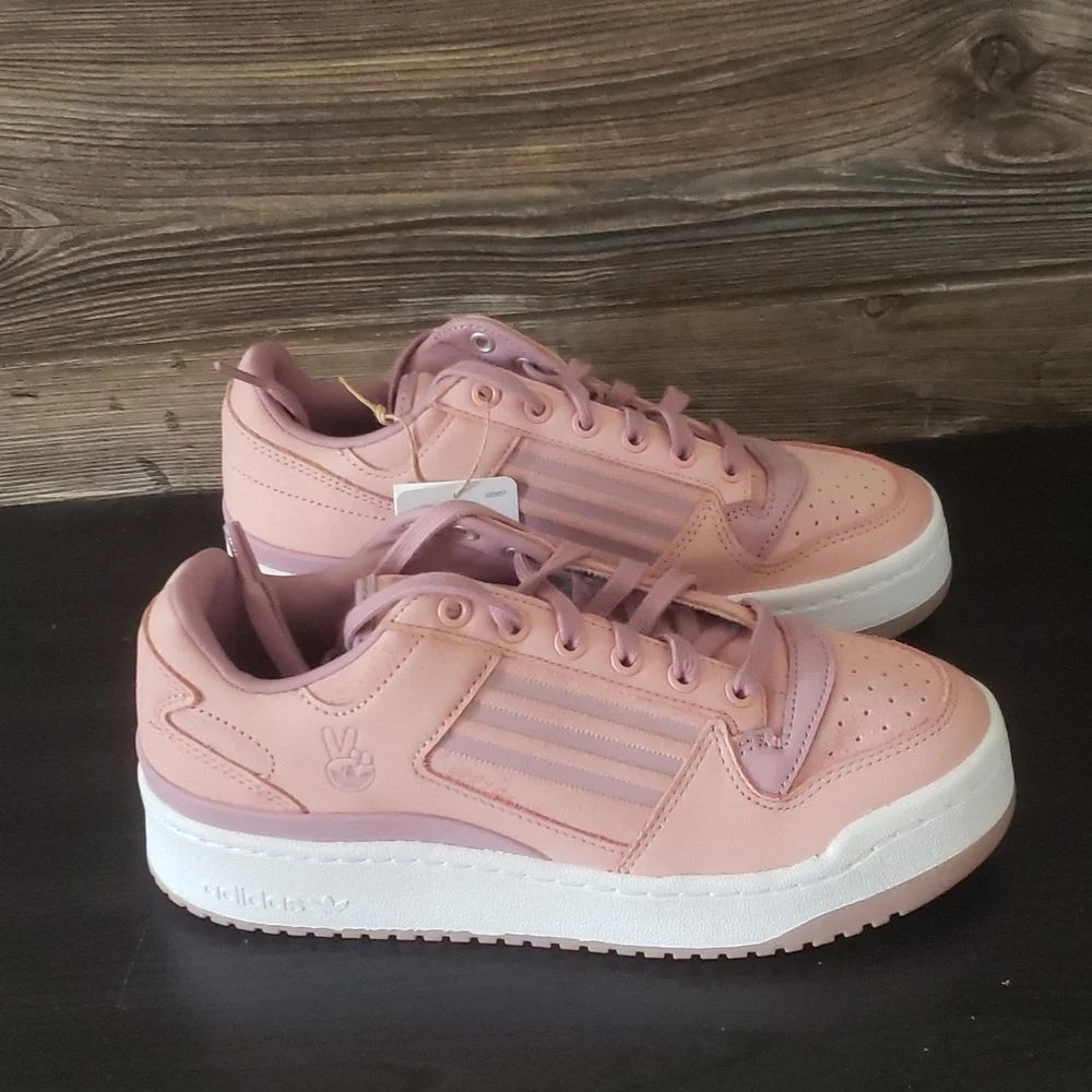 adidas forum bold