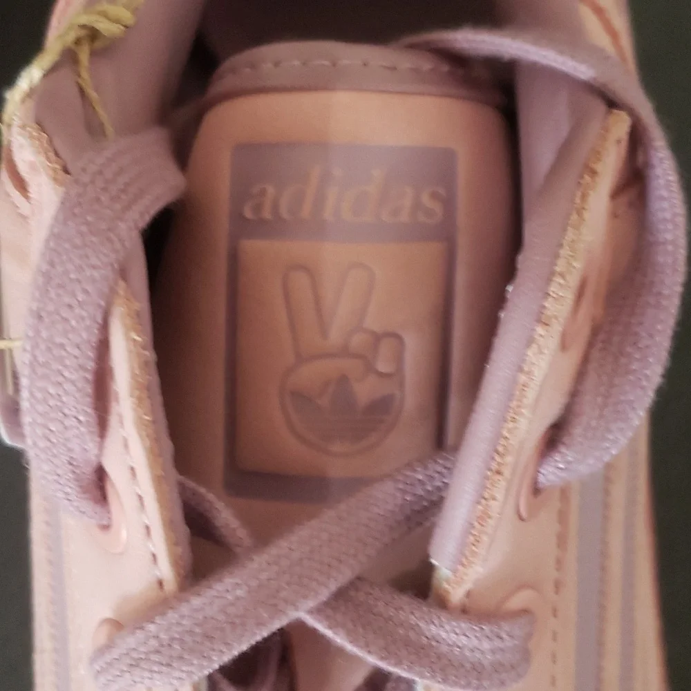 adidas forum bold