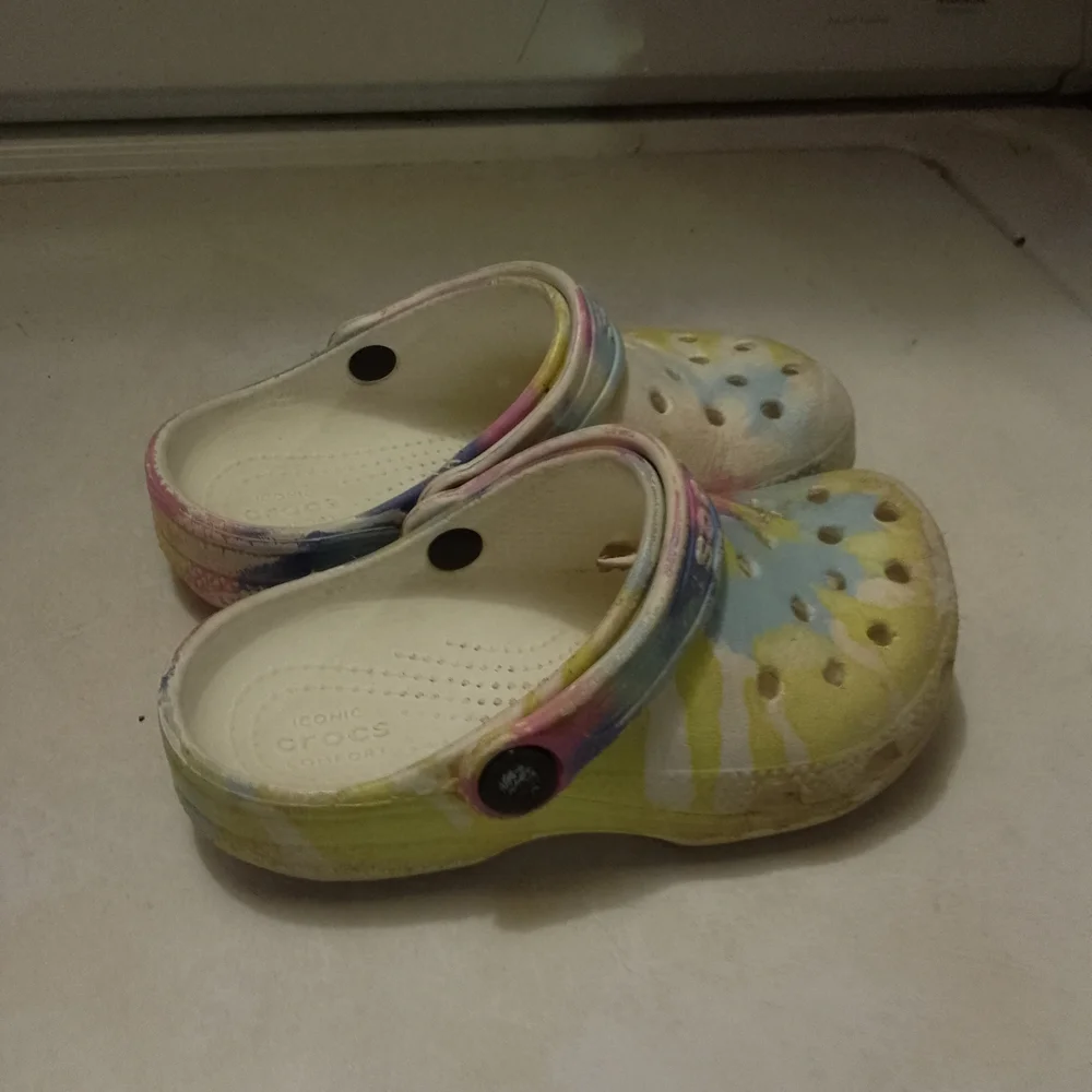 CROCS step into