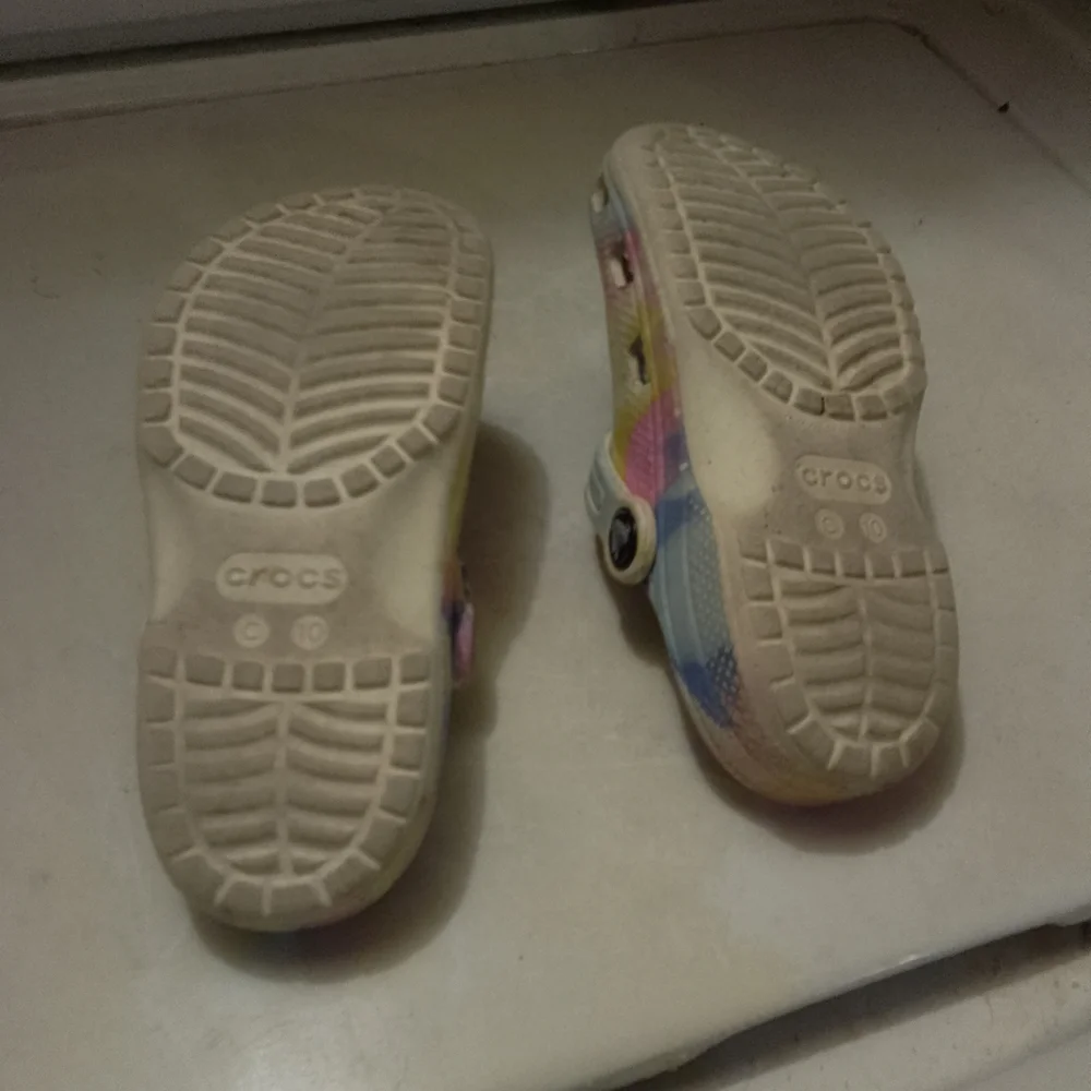 CROCS step into