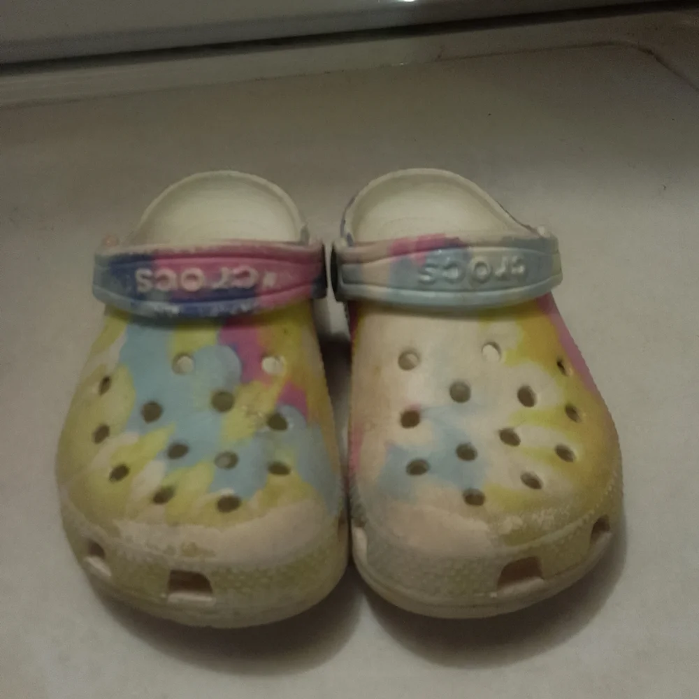 CROCS step into