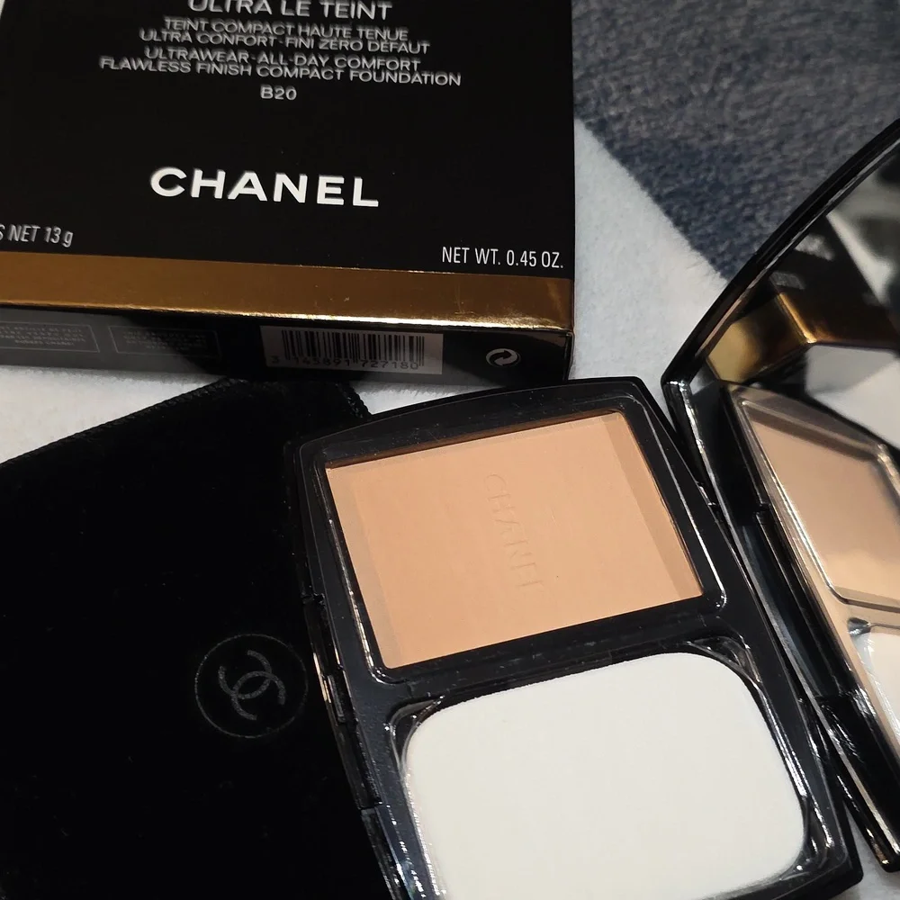CHANEL new~ ultra
