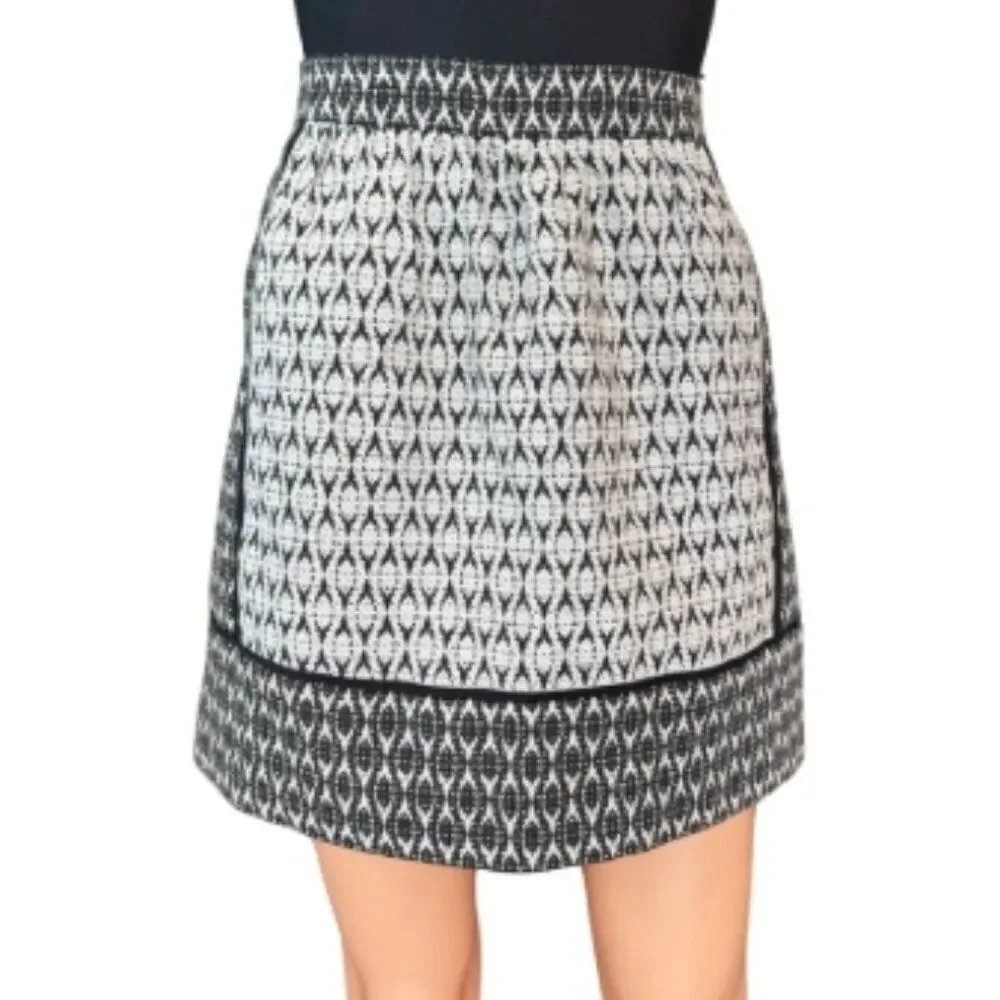 J. Crew Textured Pencil Skirt in Matelassé Textured Ivory Cream in Size 6