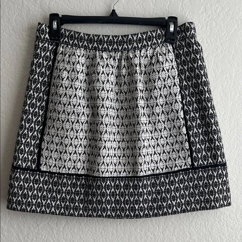 J. Crew Textured Pencil Skirt in Matelassé Textured Ivory Cream in Size 6