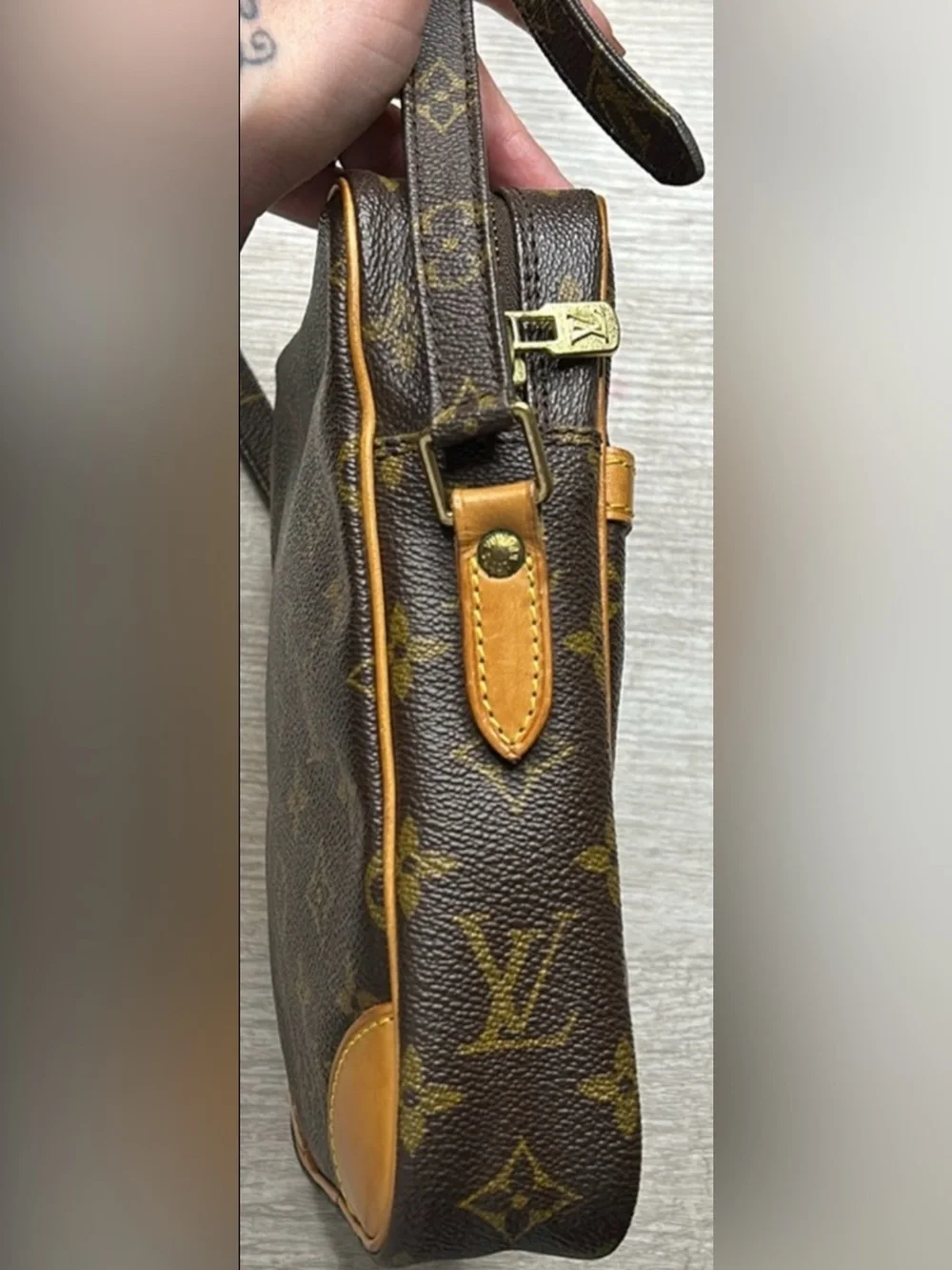 Louis Vuitton compact louis