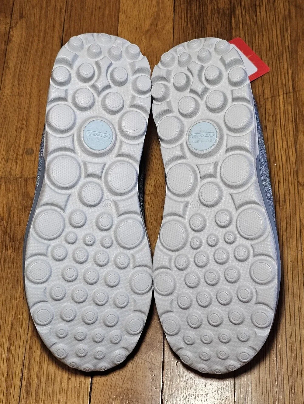 Skechers new tags