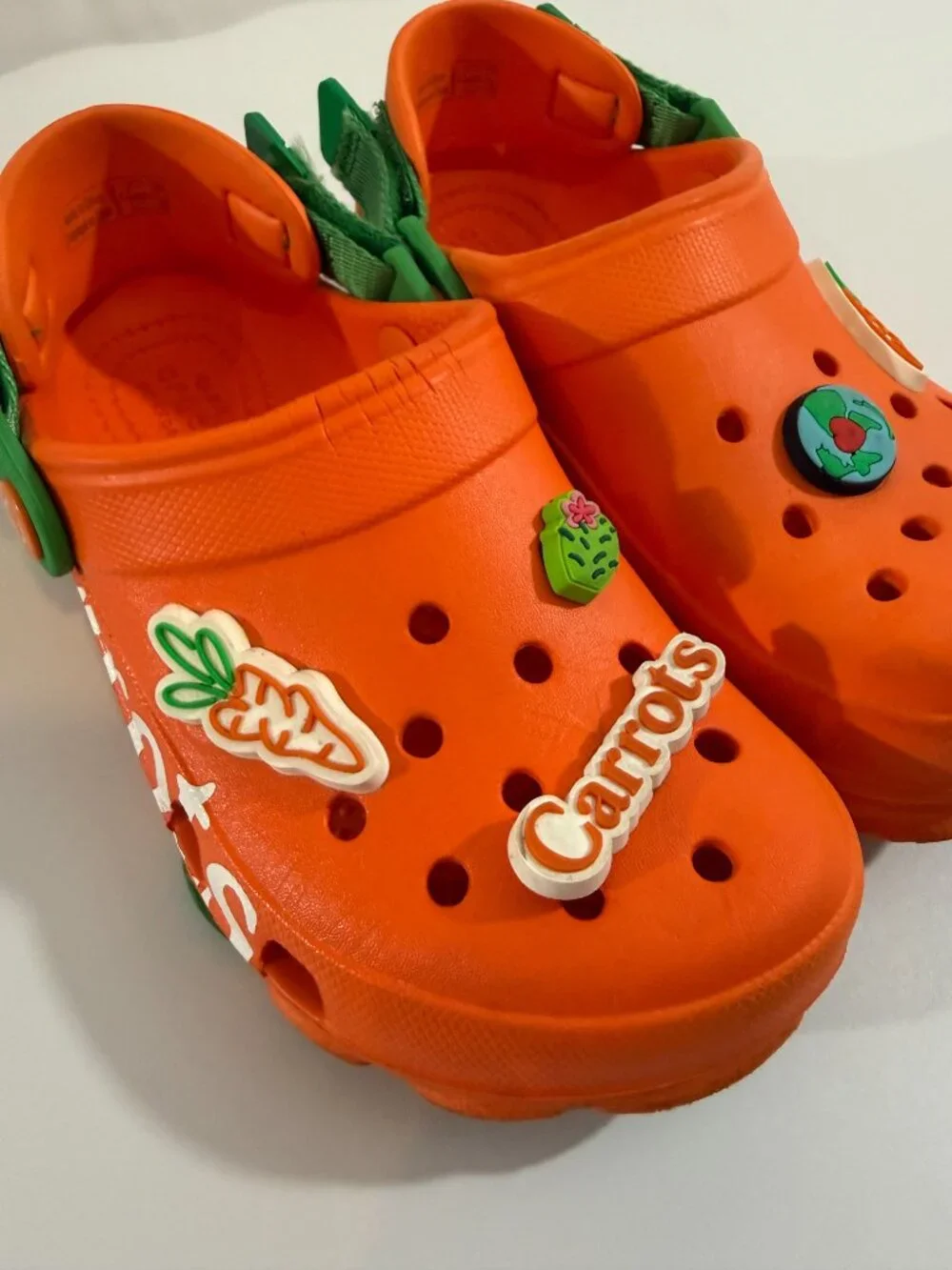 CROCS carrots clogs