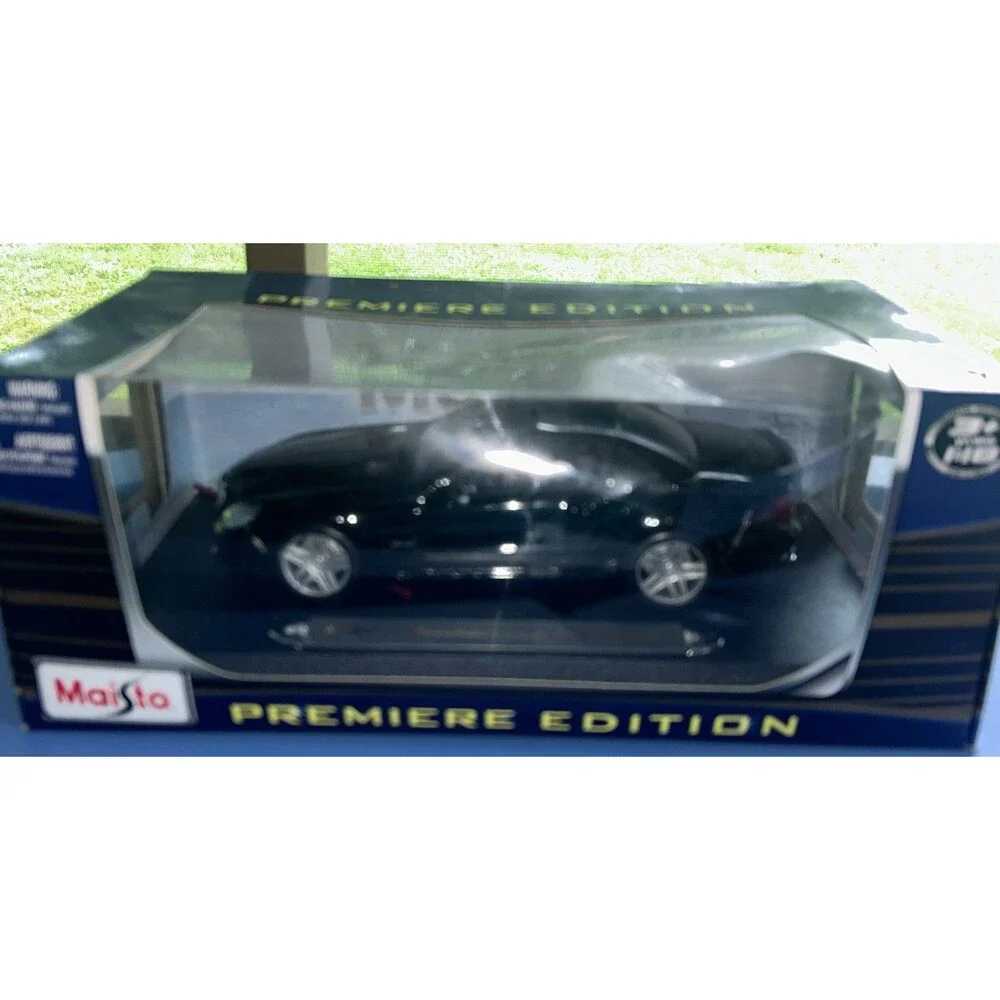Maisto Premiere Edition 1:18 Scale Diecast Mercedes Benz SL65 AMG New In Box