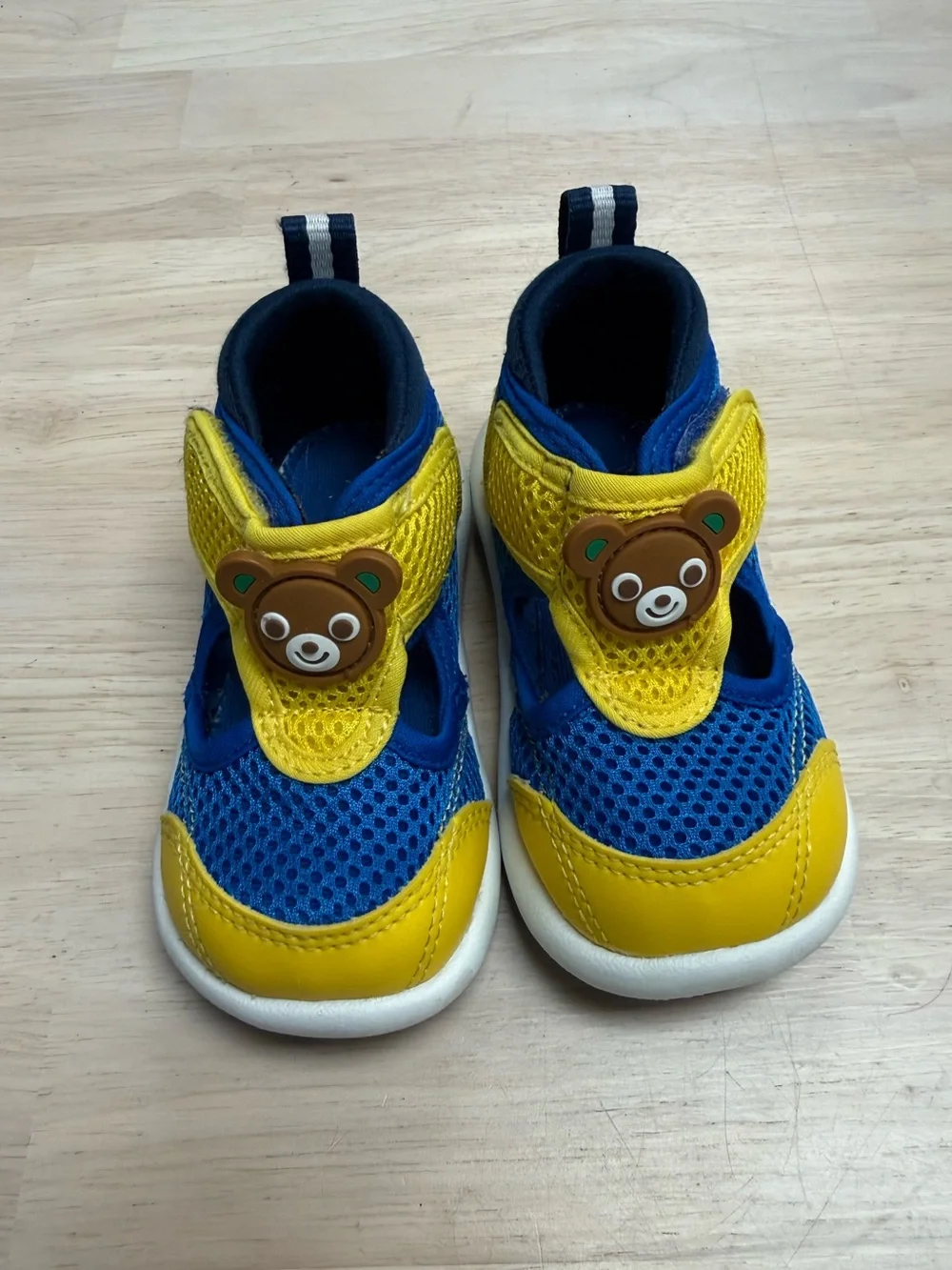 Mikihouse teddy bear sneaker sandals
