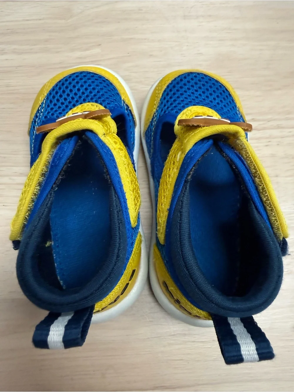 Mikihouse teddy bear sneaker sandals