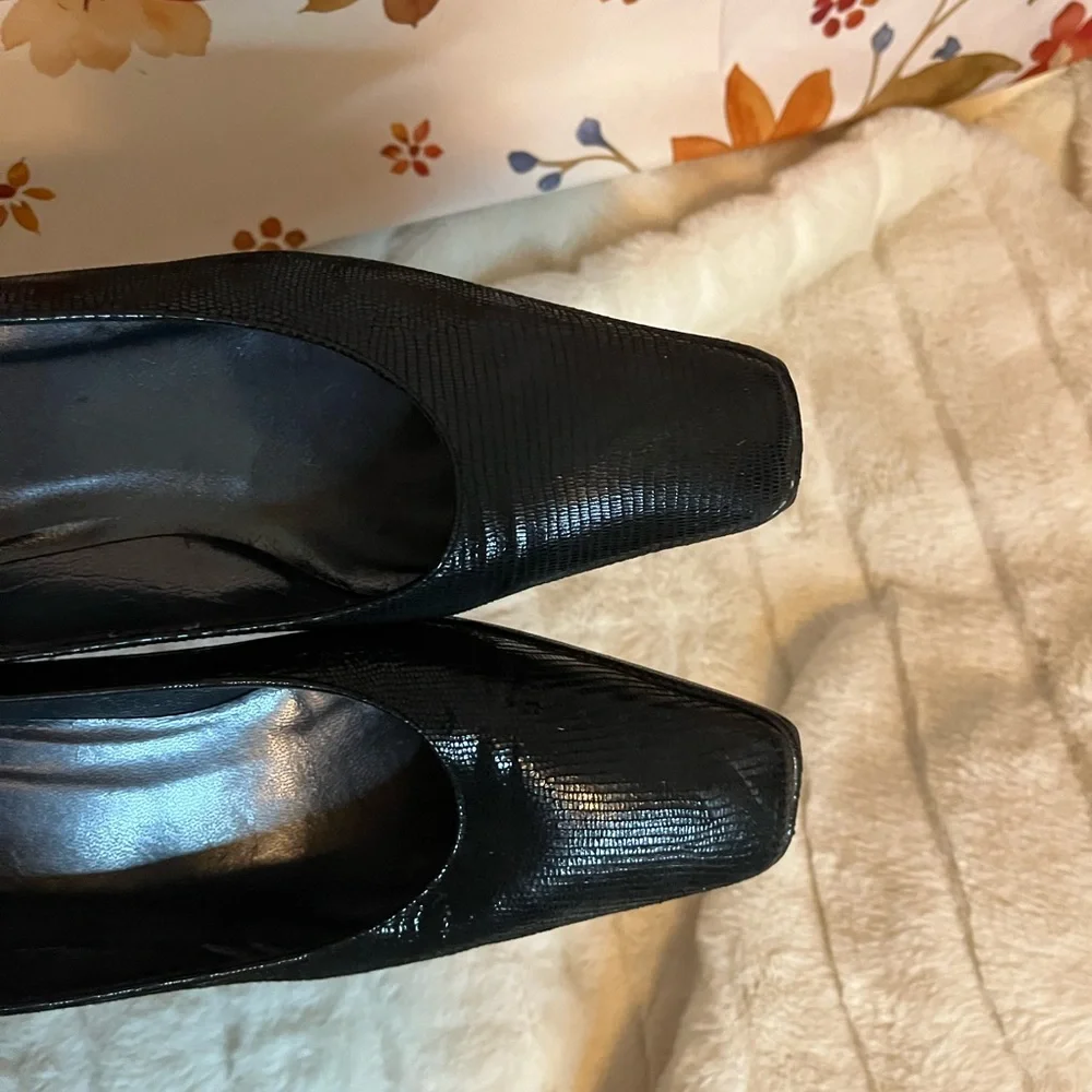 Stuart Weitzman great no