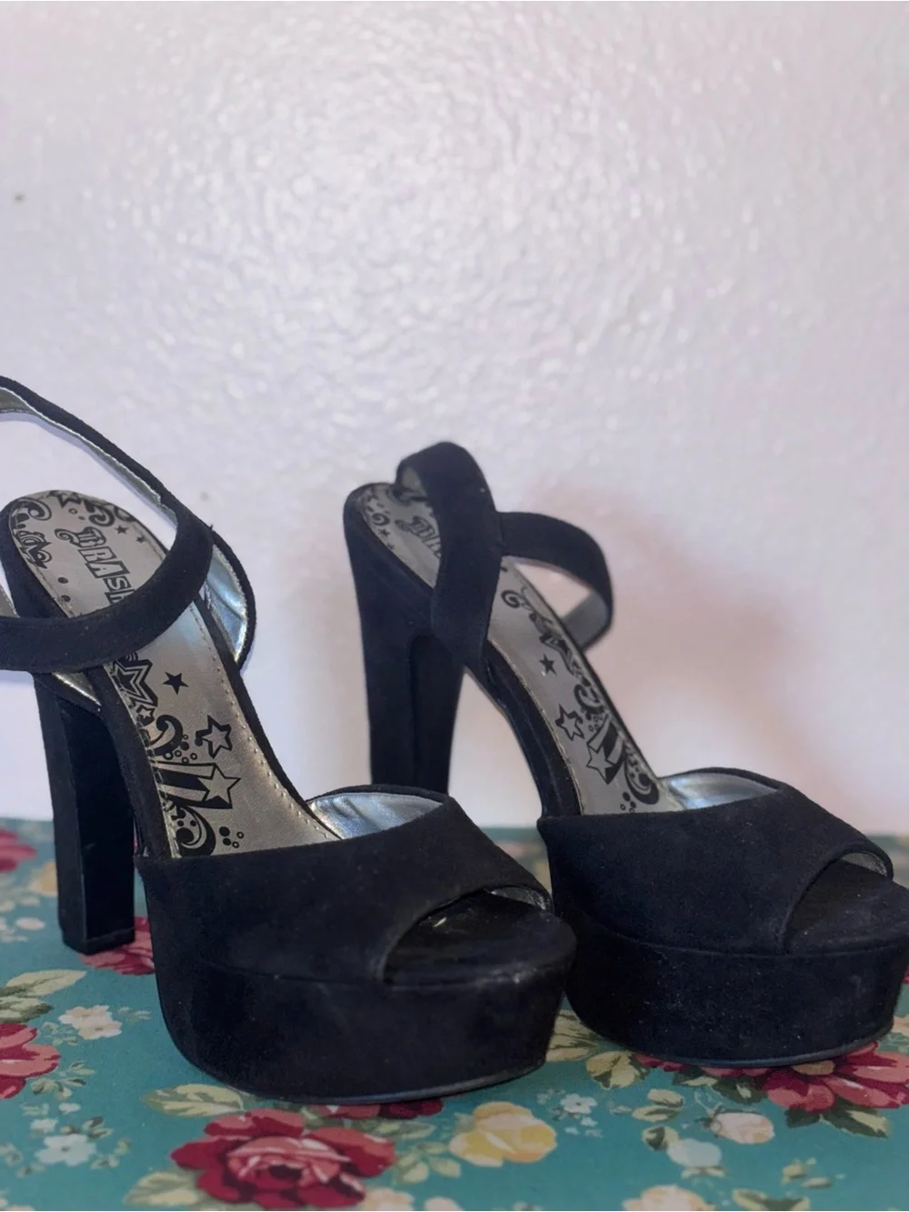 Women’s Suede Platform Heels With Ankle Stap, Size 6.5