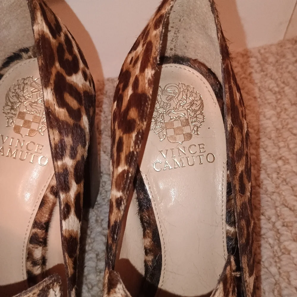 Vince Camuto step into