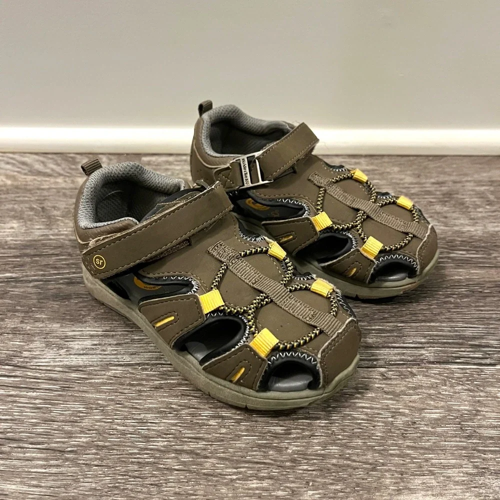 Stride Rite 360 Brown Flux Closed Toe Outdoor Fisherman Sandals Kids Size 8