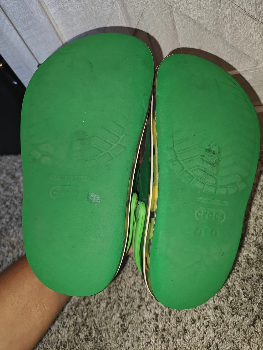CROCS green camo